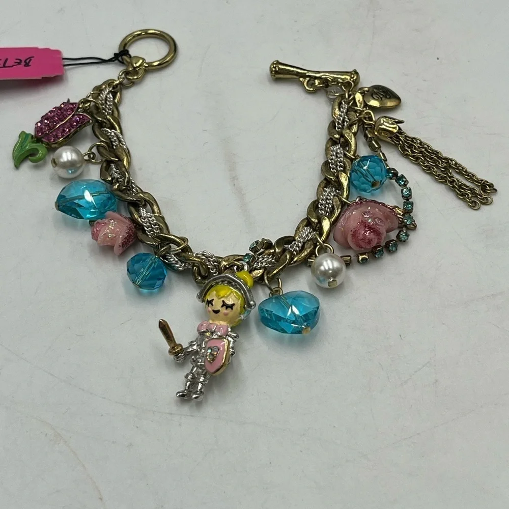 Betsey Johnson 